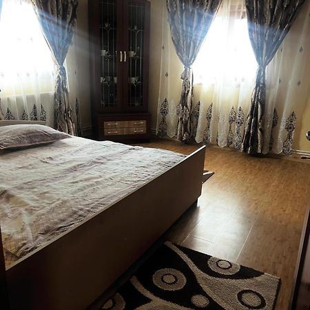 Вілла Casa Ghetari Екстер'єр фото